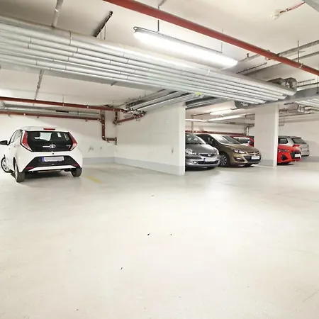 Zentrumsnahe Gruene Tanne Wlan, Kostenloser Pkw Parkplatz , Zwei Betten, Schlafcouch, Kueche *