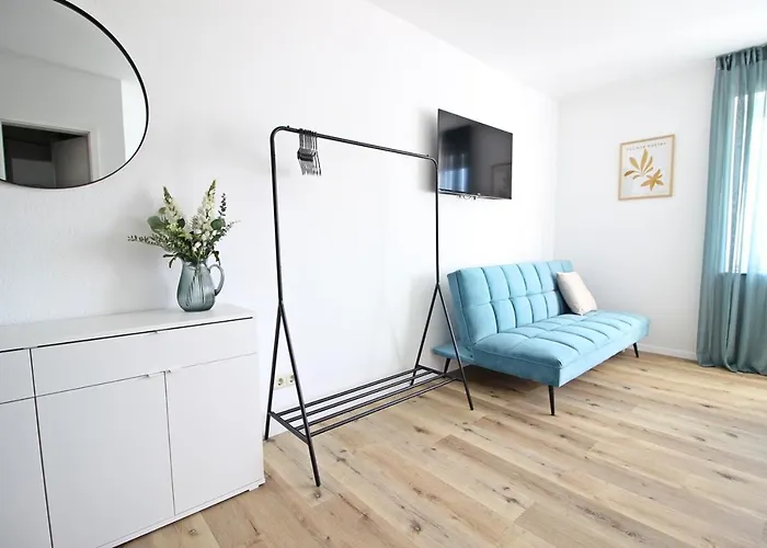 Zentrumsnahe Gruene Tanne Wlan, Kostenloser Pkw Parkplatz , Zwei Betten, Schlafcouch, Kueche イェーナ