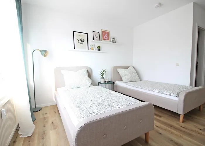 Zentrumsnahe Gruene Tanne Wlan, Kostenloser Pkw Parkplatz , Zwei Betten, Schlafcouch, Kueche * イェーナ